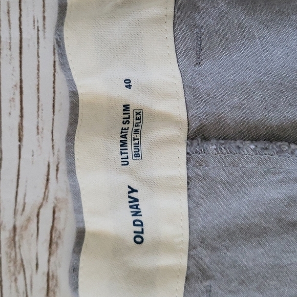 Old Navy Gray Ultimate Slim Built-In Flex Flat Front shorts with 9.75" inseam - Picture 8 of 9